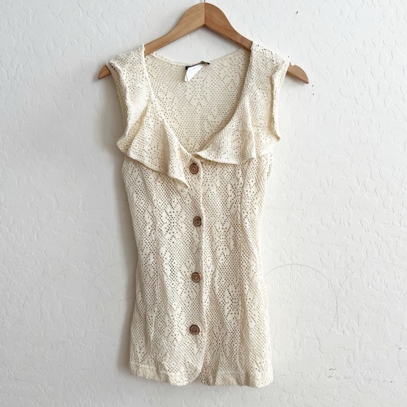 Vintage Cottagecore Lace Sleeveless Button Down - Picture 4 of 8